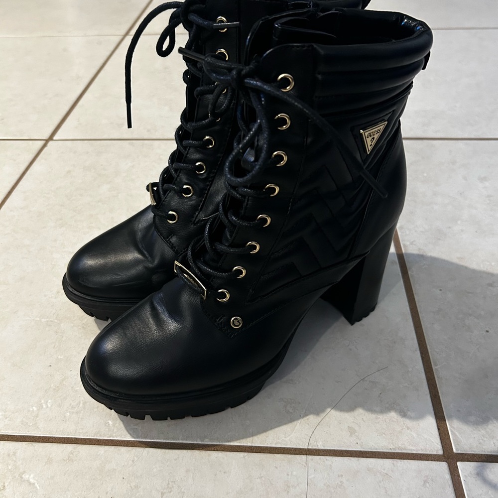 Women’s Guess boots